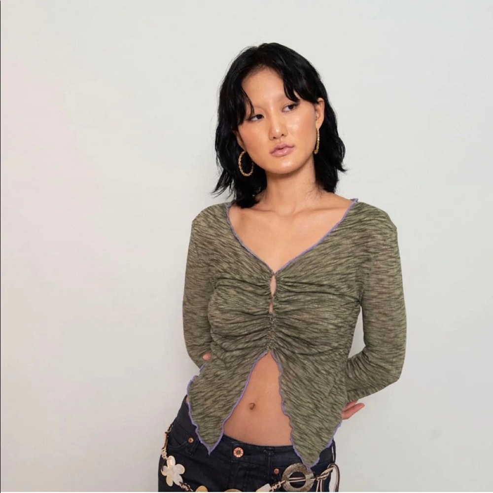 Expired Girl 3-Way Hook Eye Top olive